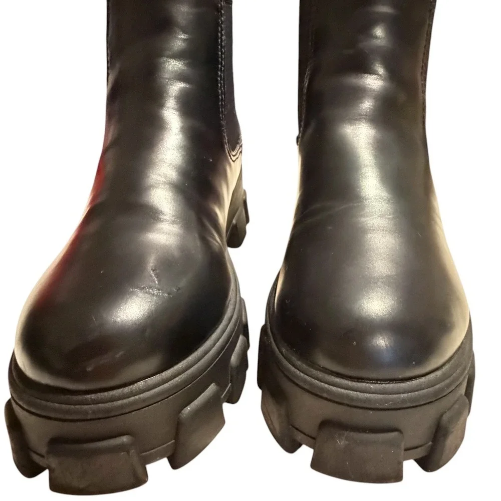 Circus by Sam Edelman Darielle Black Lug Sole Chelsea Ankle Boots Womens 11